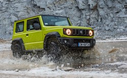 Suzuki Jimny ciężarówka N1 już w Polsce. Cena? Inwestycja lepsza niż akcje Tesli