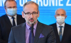 Minister Zdrowia: Dystans i maski ograniczają transmisję koronawirusa. To nie insynuacje!