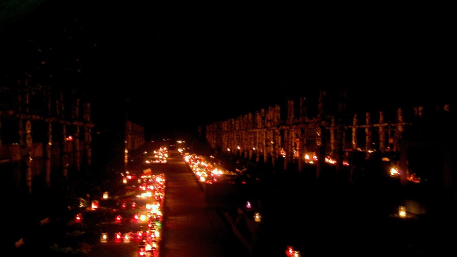 Pocznica wybuchu Powstania Warszawskiego - warszawskie Powązki