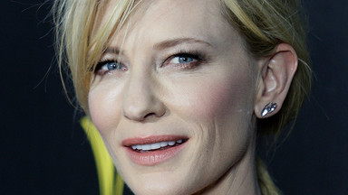 Cate Blanchett kusi dekoltem