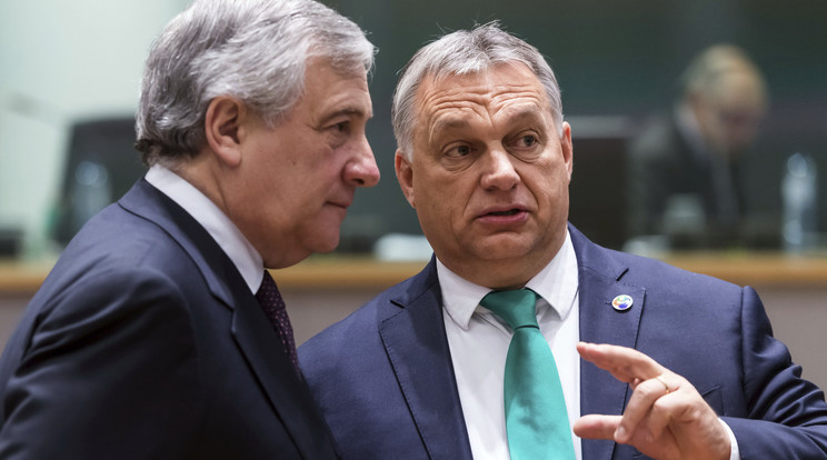 Antonio Tajani, az EP elnöke és Orbán Viktor kormányfő szót váltott a találkozó előtt /Fotó: MTI