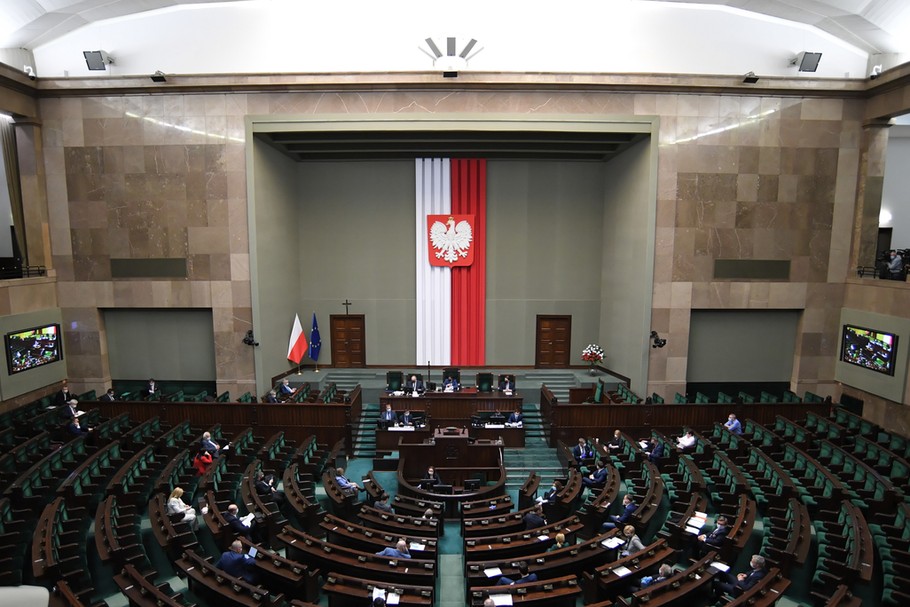 Rząd planuje zmienić kodeks pracy: mniejsze odprawy i krótsze urlopy to tylko niektóre proponowane zmiany. 