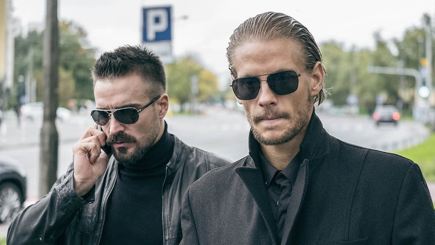 Sebastian Fabijański oraz Piotr Stramowski w filmie Patryka Vegi 'Kobiety mafii'
