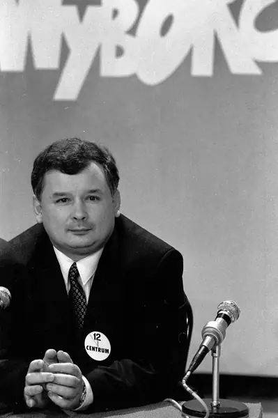 Jarosław Kaczyński w 1991 r. w studiu wyborczym