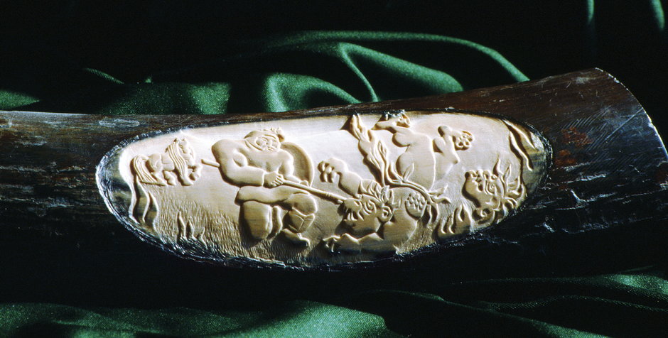 Cios mamuta jest cenionym surowcem do wyrobu ozdób i biżuterii