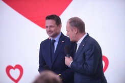 Tusk zagrał zbyt optymistycznie, w efekcie Kaczyński dostał tlen. Premier stoi przed kolejnym dylematem [OPINIA]