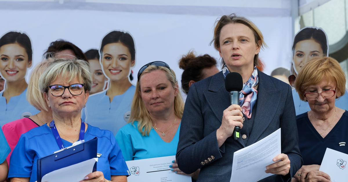  Warszawa: Protest pielęgniarek i położnych. Minister zdrowia nie bardzo go rozumie