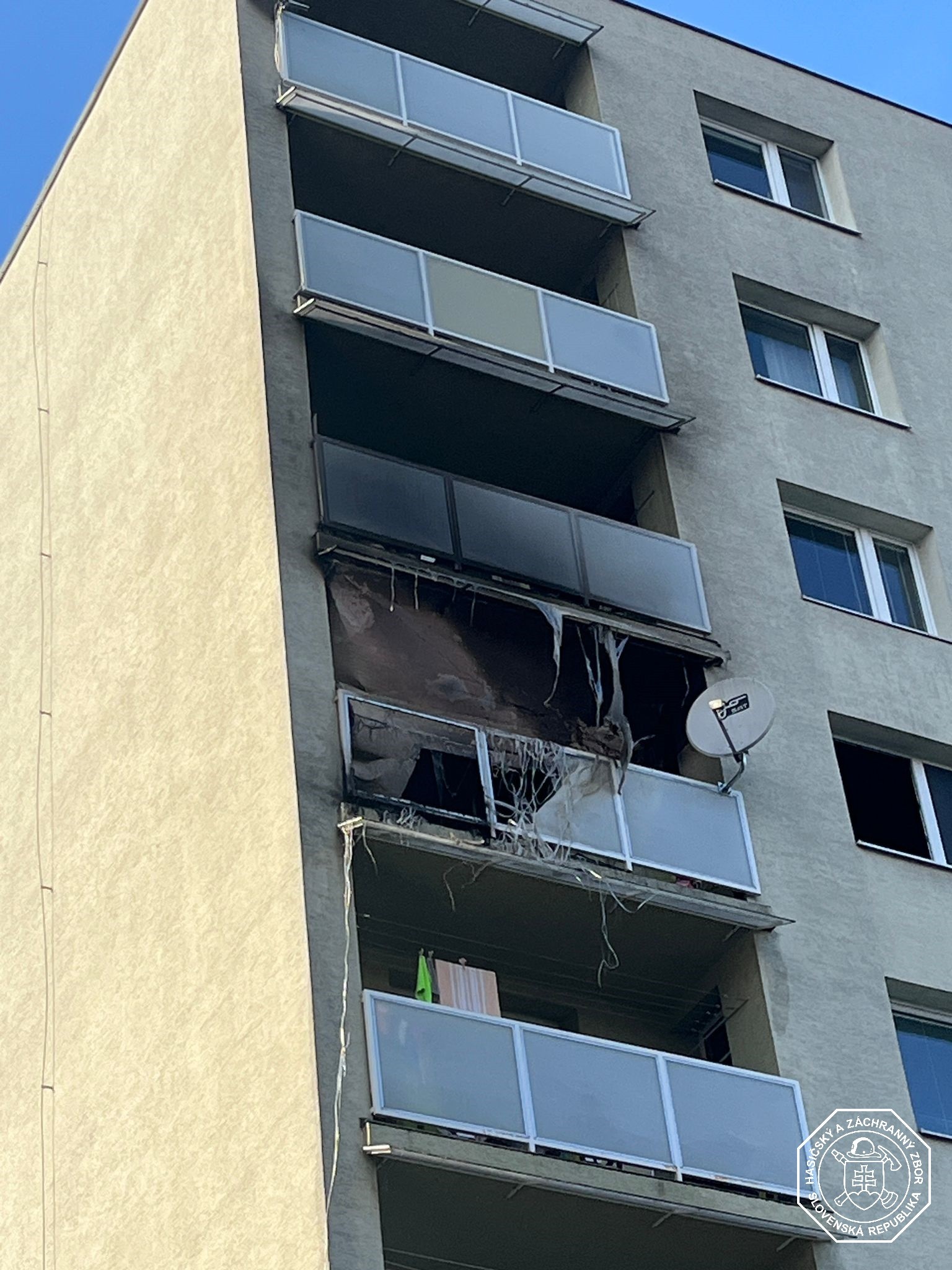 Na Hlbokej ulici v Trnave horel byt a balkón.