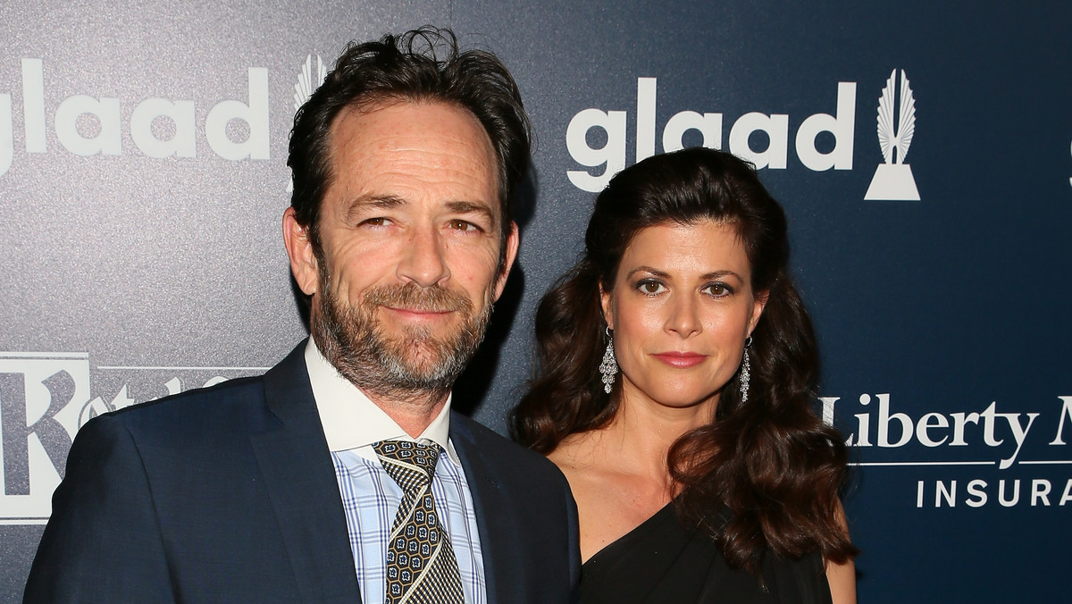 Luke Perry potajemnie zaręczył się ze swoją dziewczyną, terapeutką Wendy Madison Bauer - wynika z oświadczenia, które opublikował jego agent.