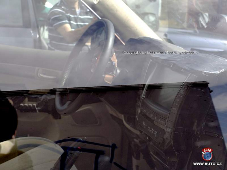 Zdjęcia szpiegowskie: nowa Toyota Land Cruiser/Lexus LX 470
