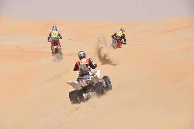 Abu Dhabi Desert Challenge 2010: Rafał Sonik rozpoczyna sezon rajdowy