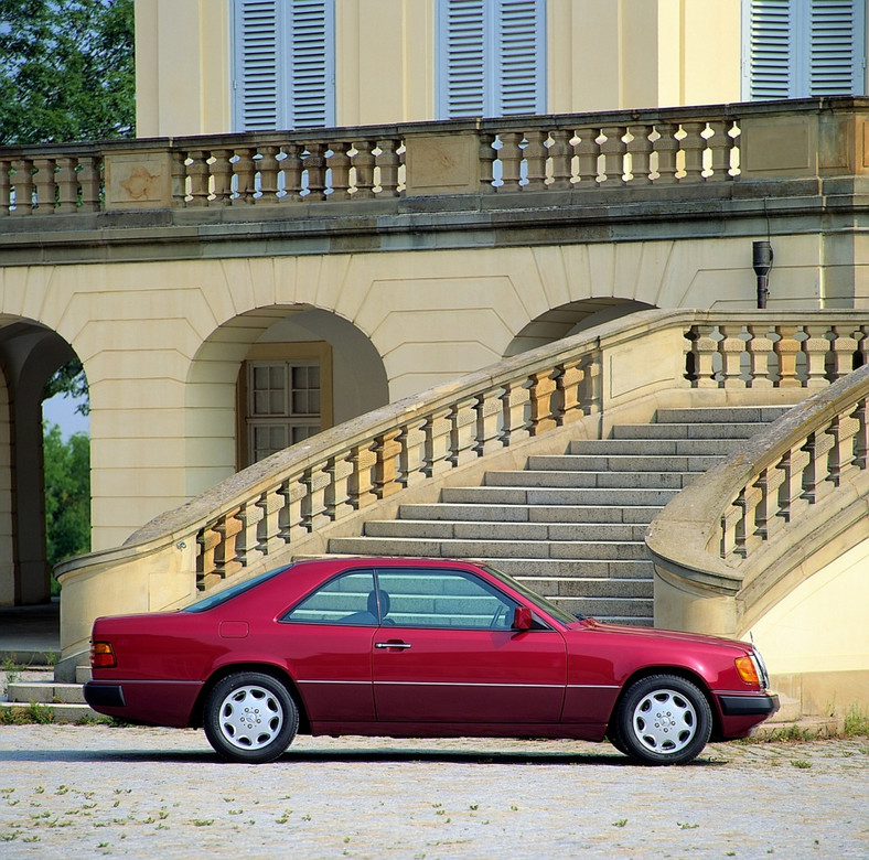 Historia Mercedesów klasy E coupé i cabrio