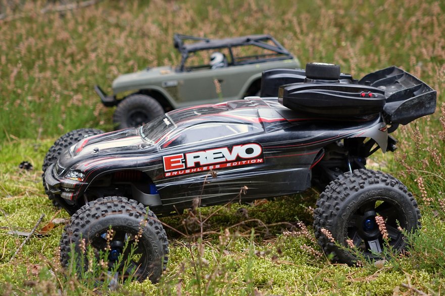 traxxas e-revo truggy monster 1 10