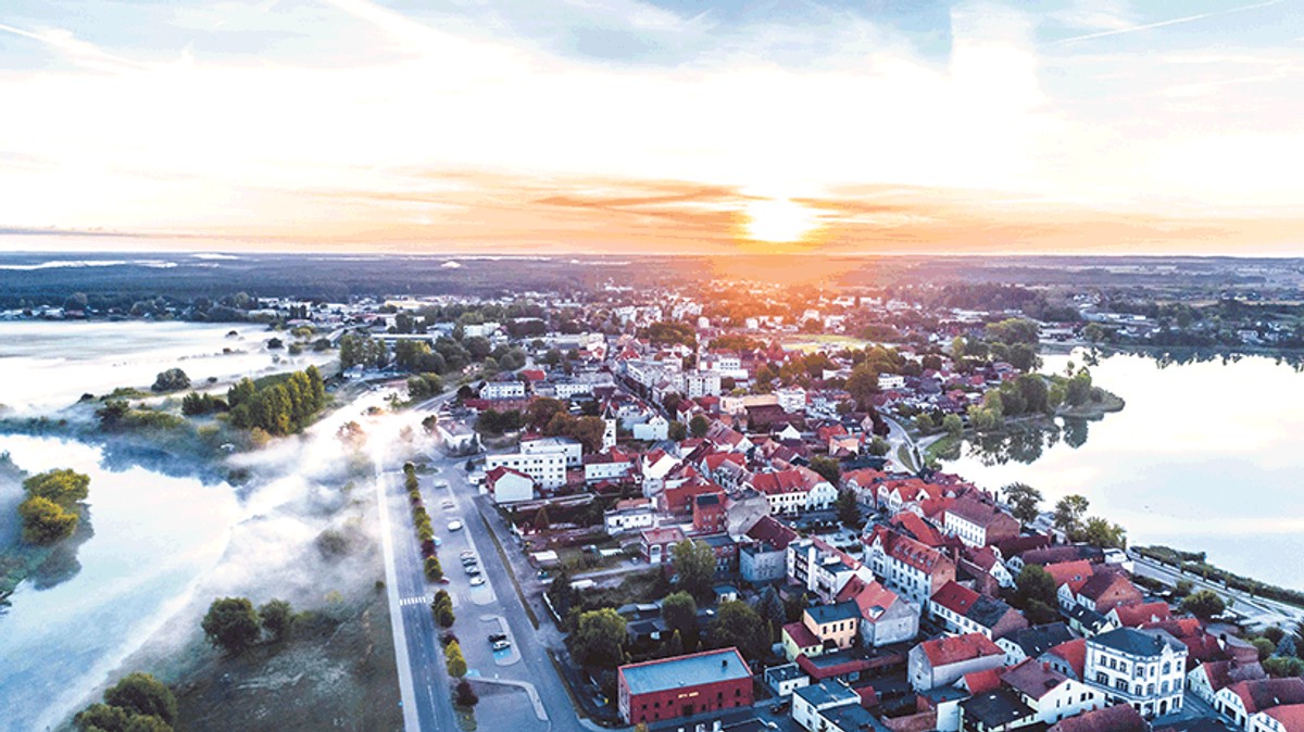 Najstarsze centrum Międzychodu ulokowane między Wartą a jeziorem Miejskim