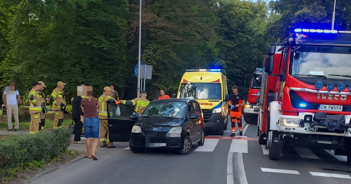 Koszmar w Oleśnicy. Trzy dziewczynki przechodziły przez pasy, kierowca się nie zatrzymał