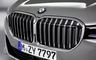 BMW serii 7 po faceliftingu – bezszelestna limuzyna