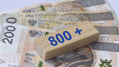 800 plus w przyszłym roku nie dla wszystkich? minister mówi o dwóch warunkach