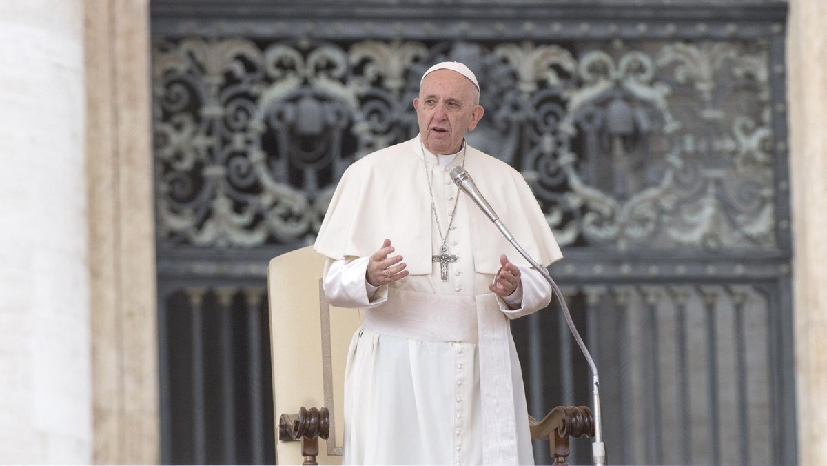 Papież Franciszek w liście do biskupów Chile przyznał, że doszło do "poważnych błędów" w ocenie sytuacji wokół skandalu pedofilii w Kościele w tym kraju i zarzutów tuszowania takich czynów. "Odczuwam ból i wstyd" - podkreślił papież i poprosił o przebaczenie.