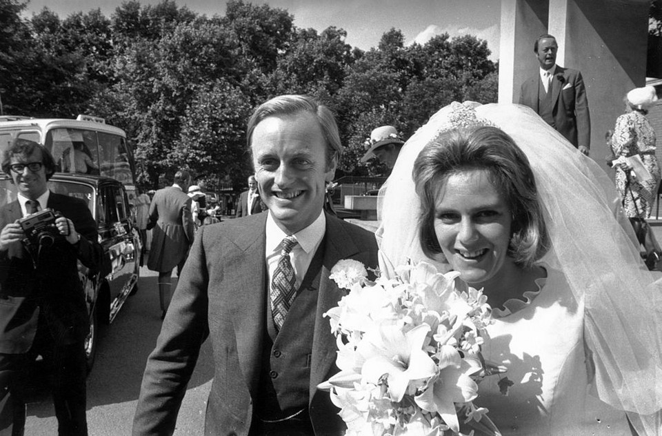 Ślub Camilli Shand i kapitana Andrew Parker Bowlesa, 4 lipca 1973 rok. 