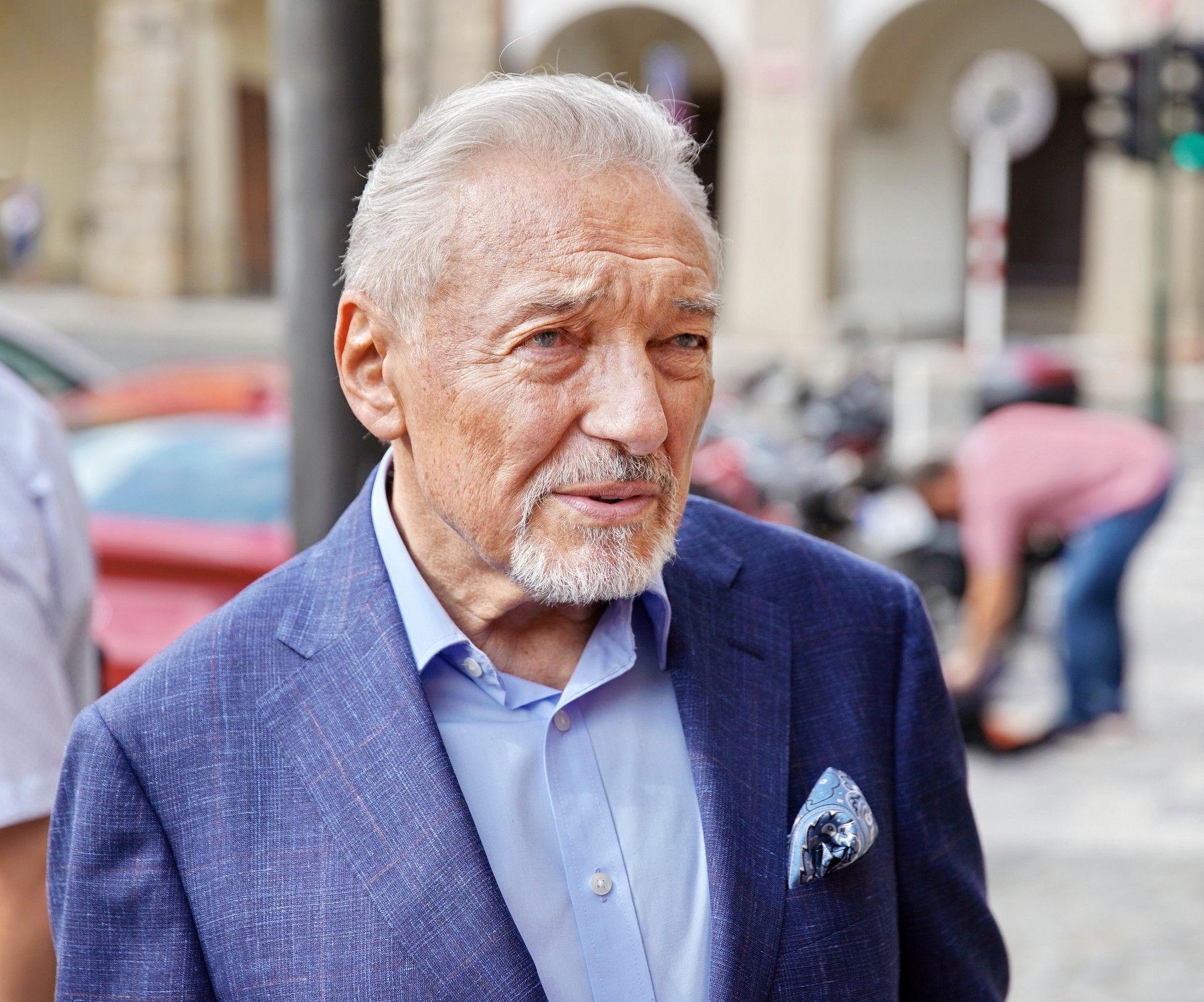 Český spevák Karel Gott.