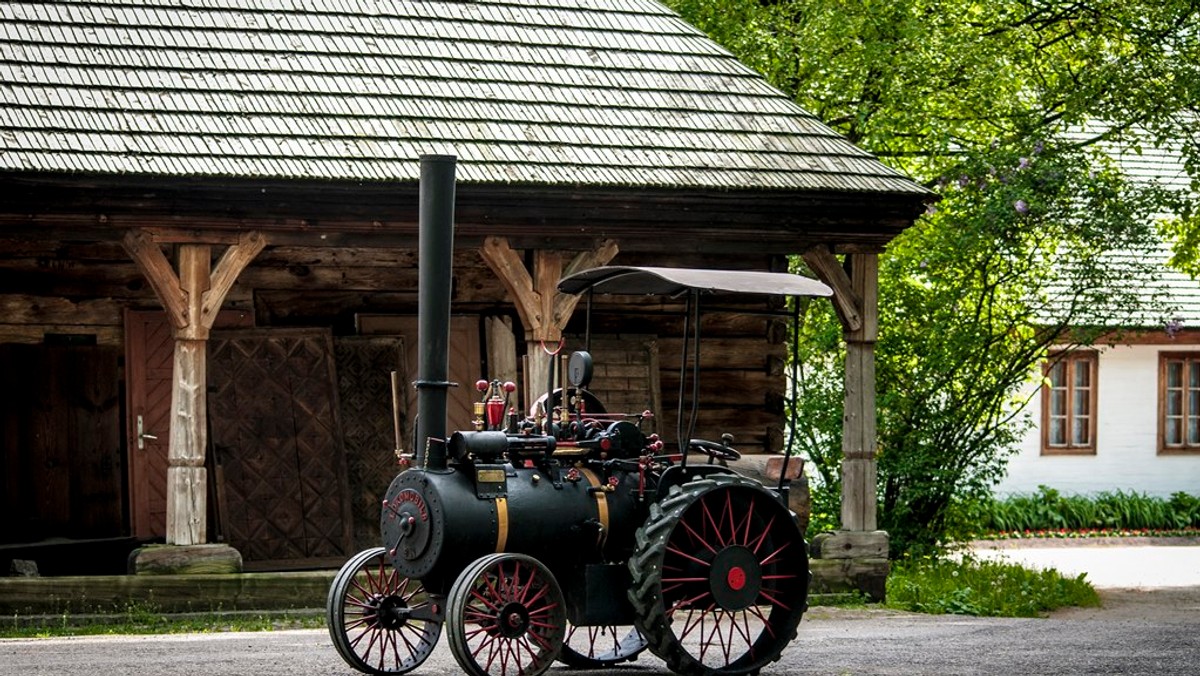 W Muzeum Rolnictwa w Ciechanowcu zostanie wykonana rekonstrukcja drewnianych budynków, bramy, piwnicy i pawilonów. Są na to pieniądze. Prawie cztery miliony złotych przyznał zarząd województwa z Regionalnego Programu Operacyjnego. Dodatkowo cztery miliony będzie pochodziło z funduszy europejskich.