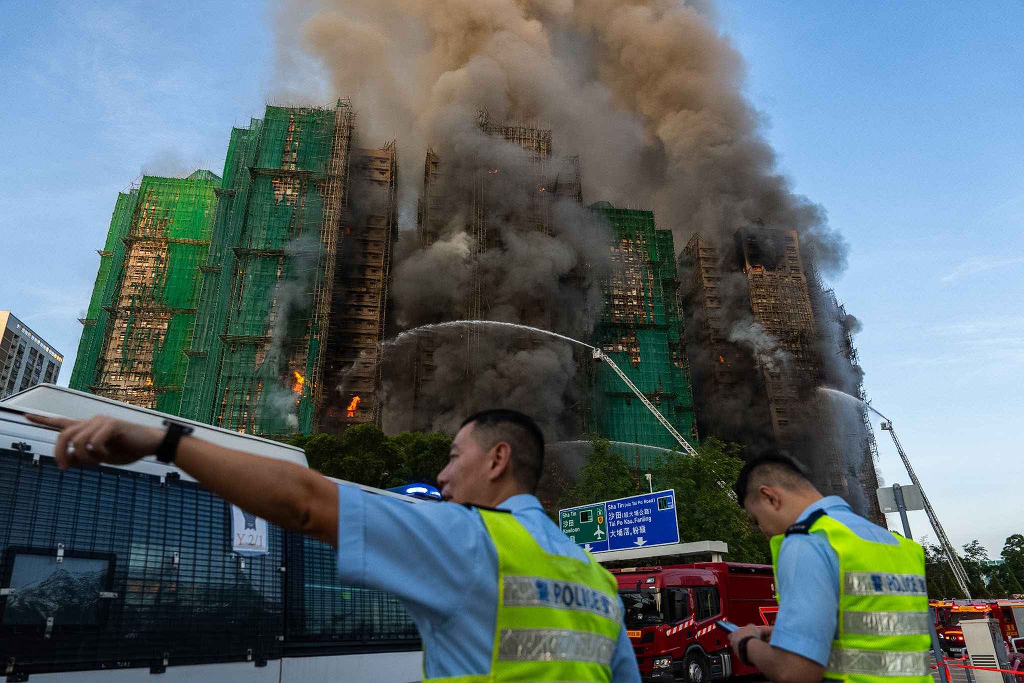 Vier Tote bei Großbrand in Hongkonger Wohnanlage – auch Feuerwehrmann