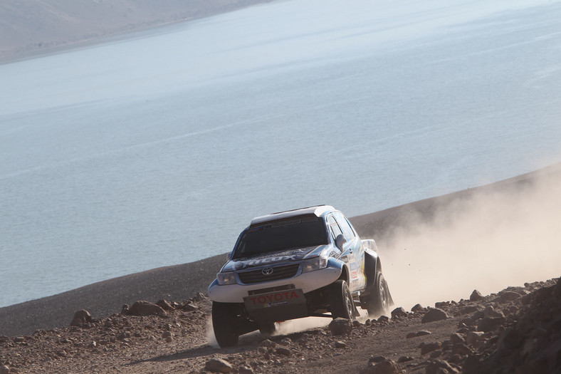 Dakar 2013: ciężarówka bez skrzyni, Małysz traci oddech (13. etap, wyniki, galeria)
