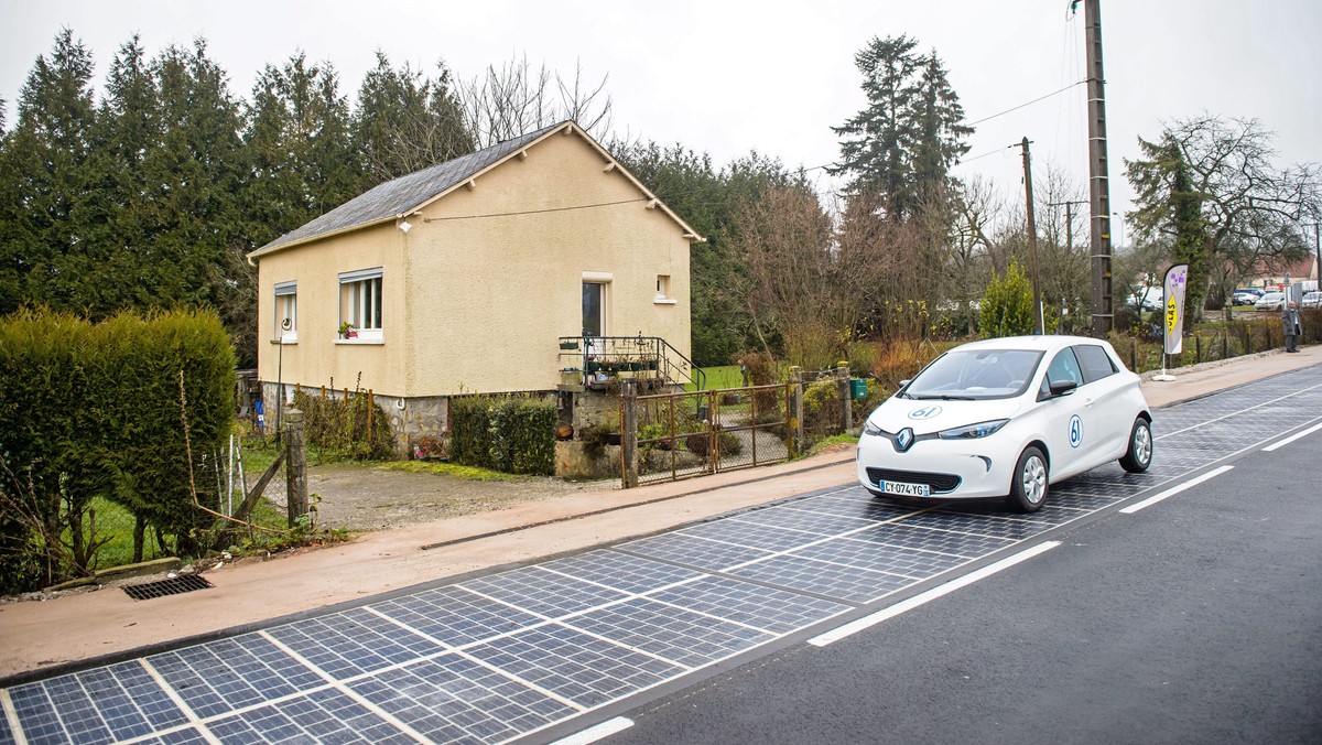 FRANCE ALTERNATIVE ENERGY SOLAR ROAD (Launch of the first world's solar road in France)