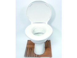 Szokujące dane z Wysp. Rośnie sprzedaż sedesów-gigantów