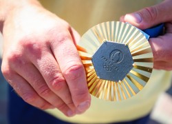 Medale olimpijskie z Paryża po kilku miesiącach nadają się na złom