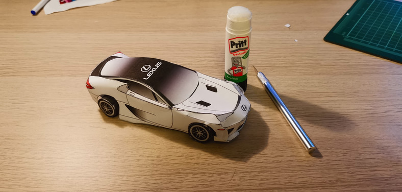 Lexus LFA – origami