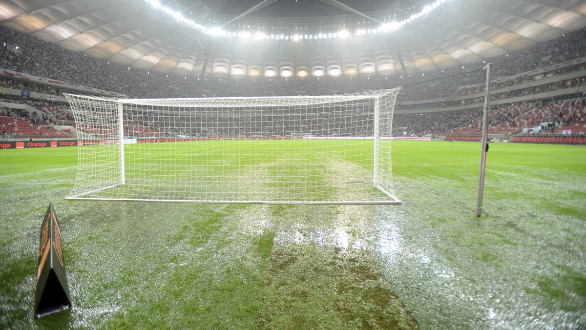 Maciej Zieliński, słynny polski koszykarz i jednocześnie poseł Platformy Obywatelskiej z Wrocławia po wtorkowym skandalu na Stadionie Narodowym w Warszawie napisał ""J...ć PZPN".