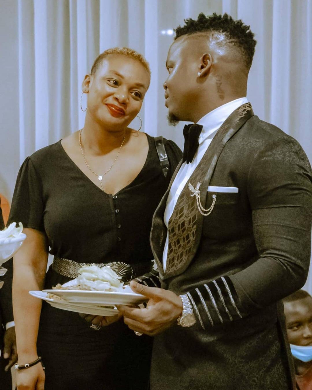 Harmonize surprises his new girlfriend Frida Kajala with a brand new