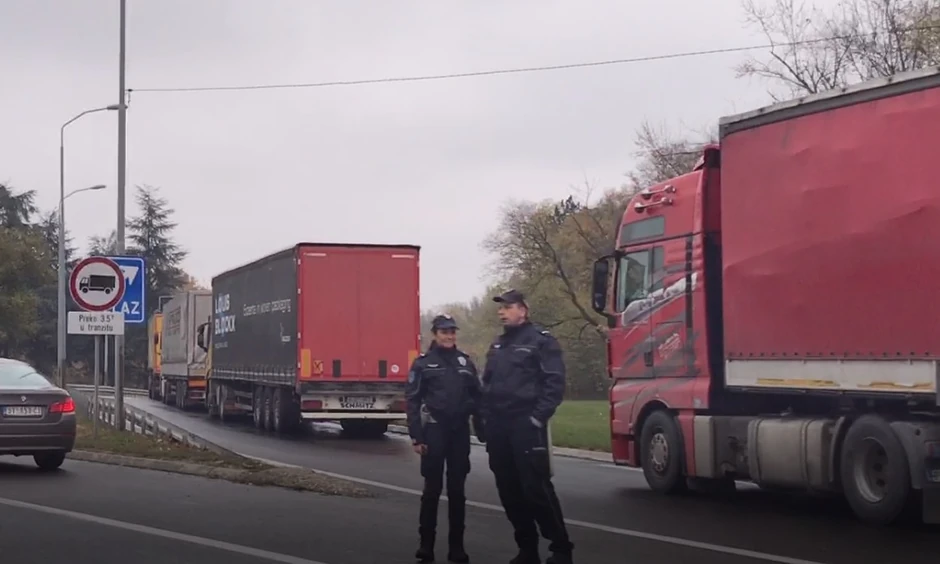 Kamioni na Novom Beogradu