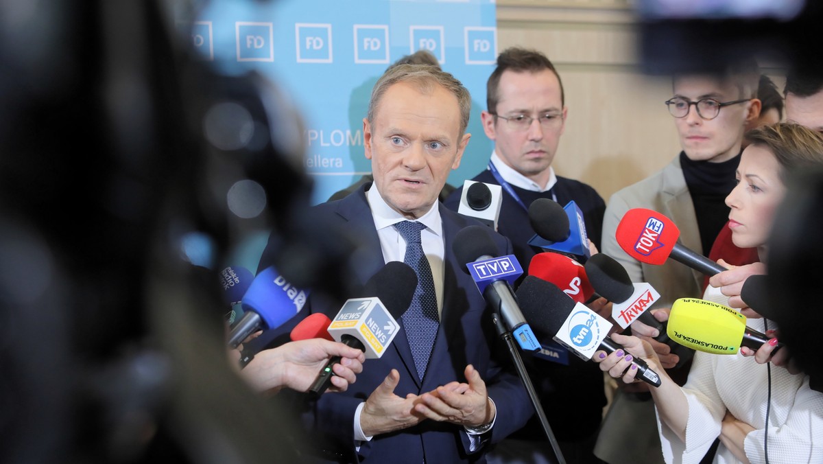 Donald Tusk na Twitterze pisze: "PiS niedługo straci władzę"