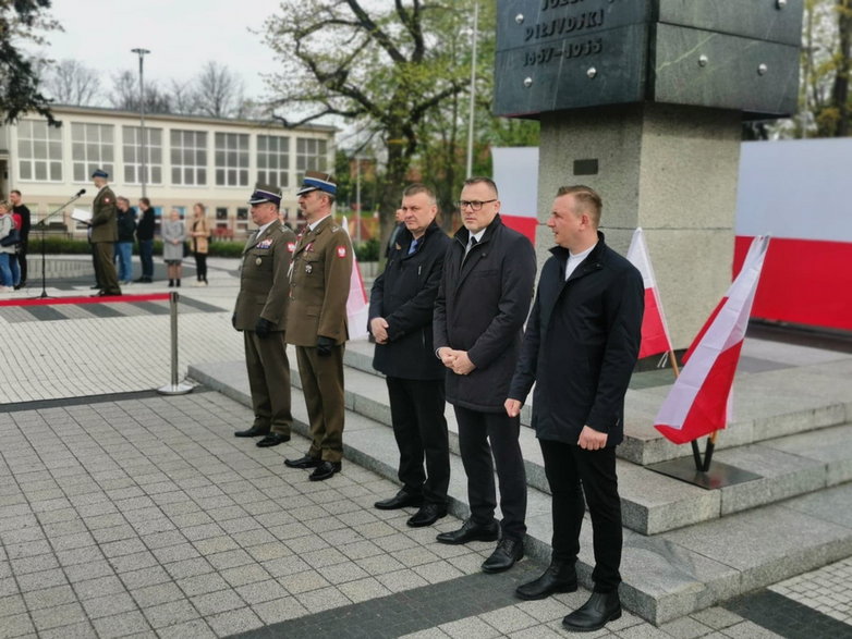 Żołnierze Służby Przygotowawczej z 15. Sieradzkiej Brygady Wsparcia Dowodzenia złożyli przysięgę