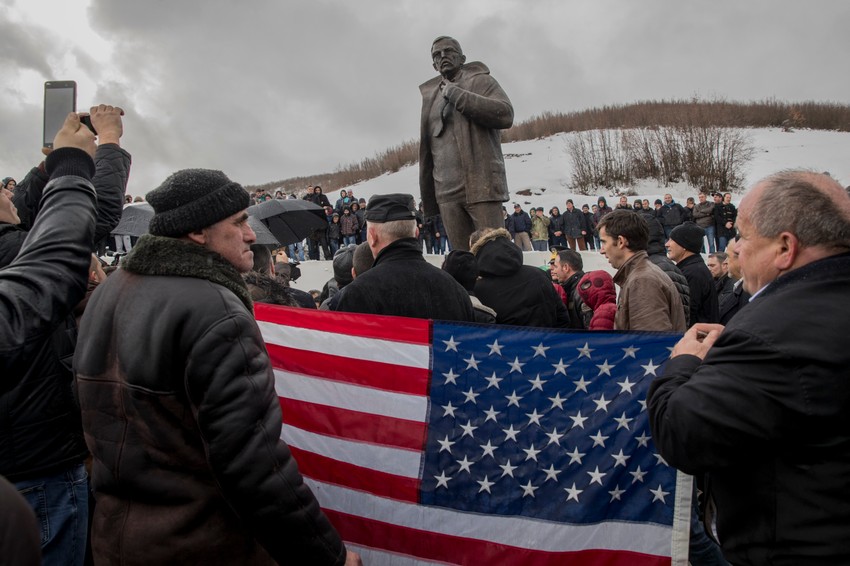Spomenik Vilijamu Vokeru na Kosovu