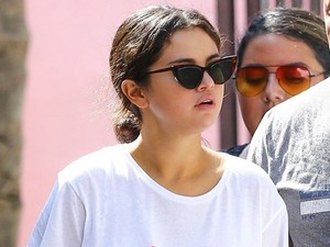 Selena Gomez pólóval üzent a Pride hétvégéjén