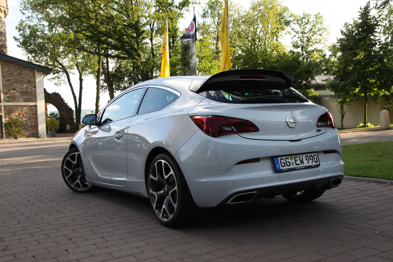 Opel Astra OPC (pierwsza jazda)