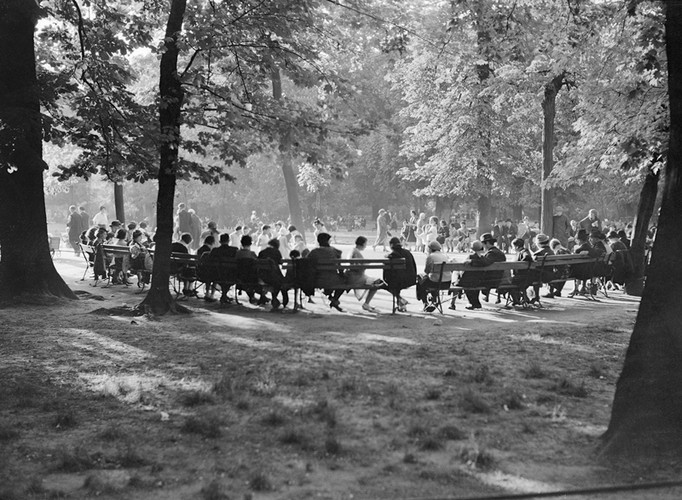 Ogród Saski, Warszawa 1934 (Sygn.190-0032, licencja CC-BY-SA)