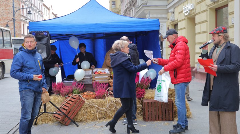 Impreza na Zielonej. W tle budowa tunelu średnicowego i stacji Łódź Śródmieście