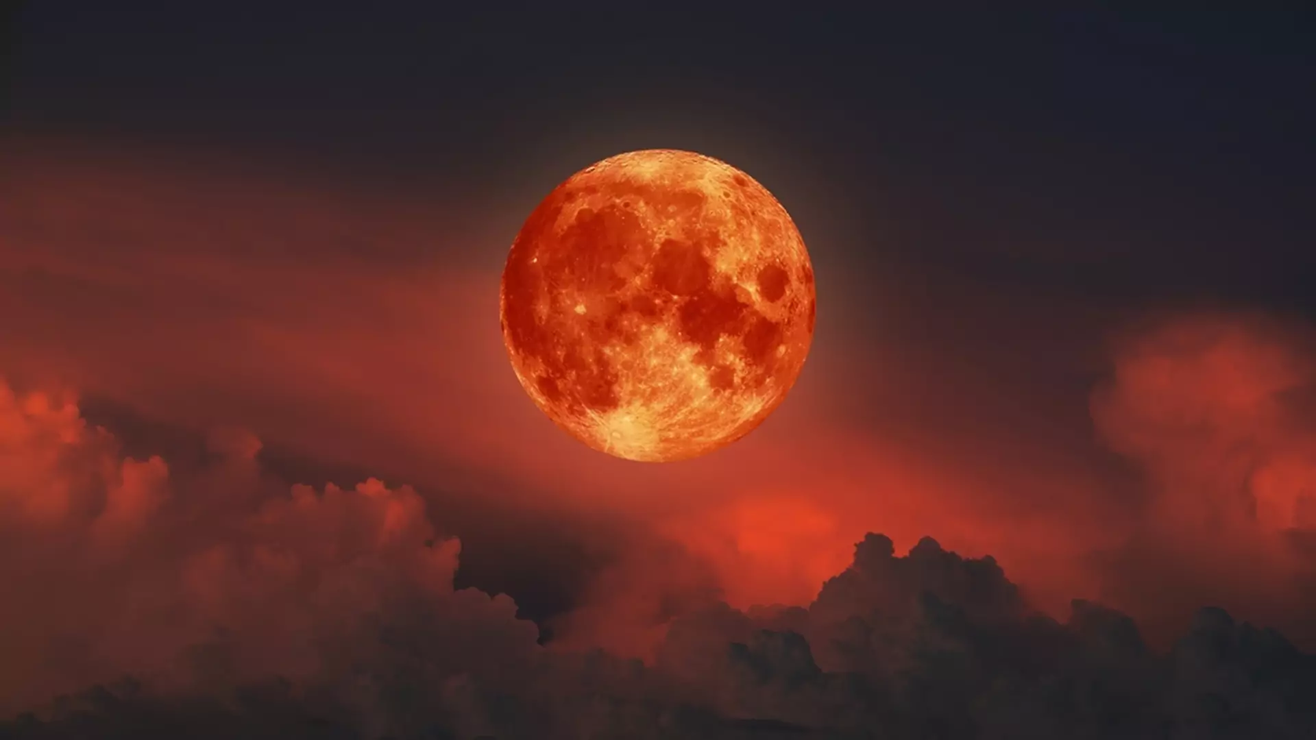 Październikowa pełnia księżyca przyniesie wiele zmian. Co nas czeka?