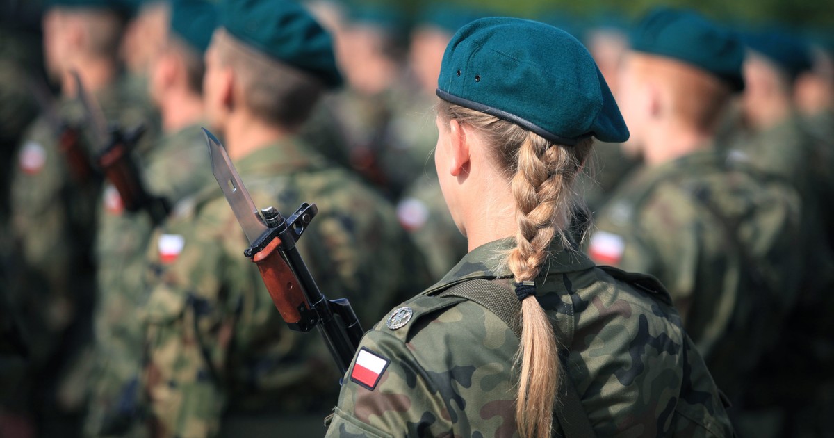 Polska armia pełna jest prymusek. "Babki zawojowały wojsko. Powinny dowodzić całością sił zbrojnych"