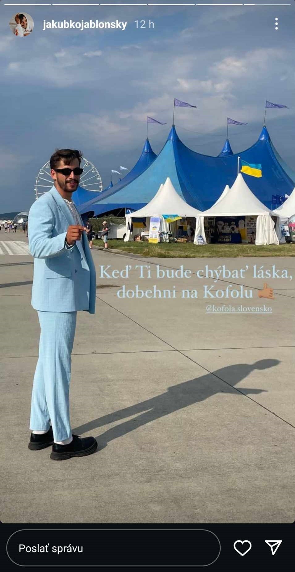 Herec Jakub Jablonský na festivale Pohoda.