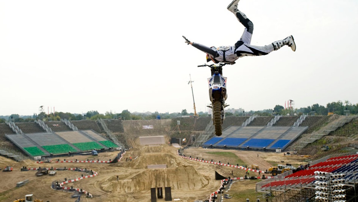 Już jutro warszawski Stadion X-lecia przejdzie do historii, gdy największe gwiazdy freestyle motocrossowe wezmą udział w sportowym pożegnaniu obiektu.