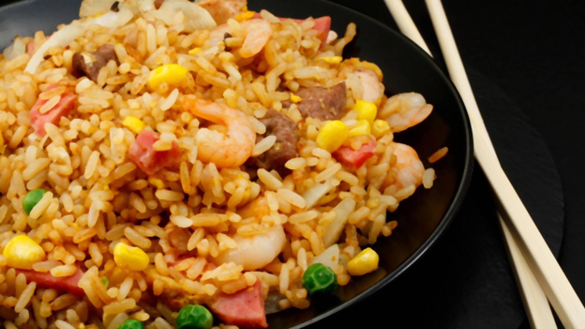 Ryż curry – przepis na pyszne orientalne danie z kurczakiem i warzywami