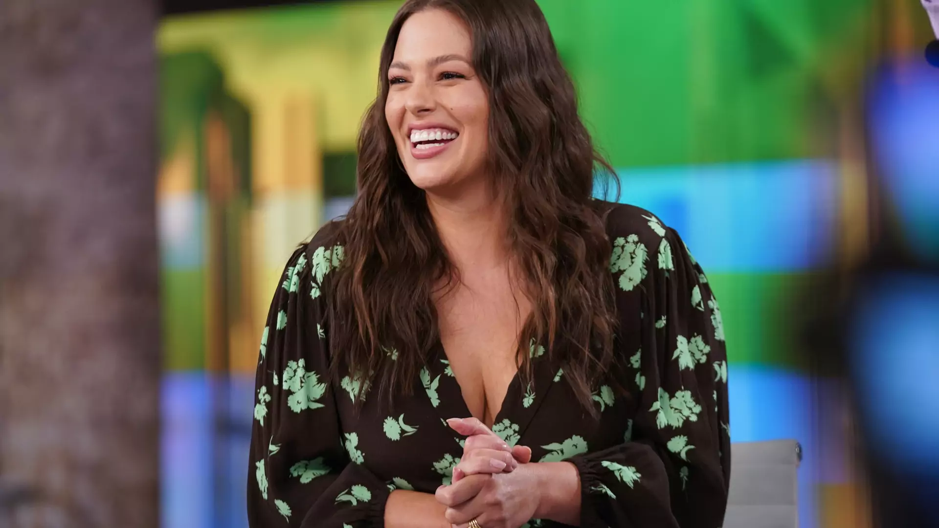 Najwygodniejsza i najmodniejsza stylizacja ciążowa Ashley Graham. Świetna sprawa