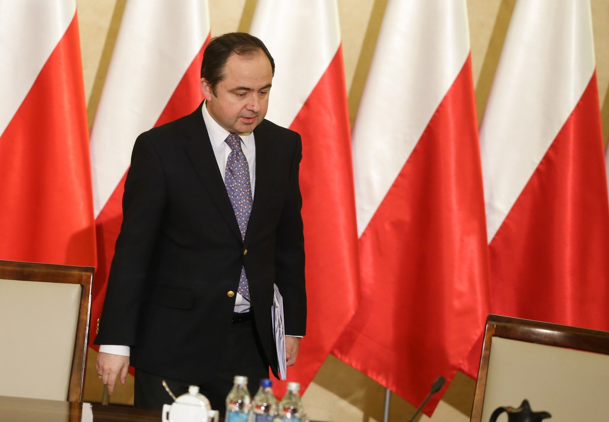 Opinia KE w tej sprawie jest nam znana, ponieważ jesteśmy od tygodni w stałym kontakcie z KE - stwierdził Konrad Szymański