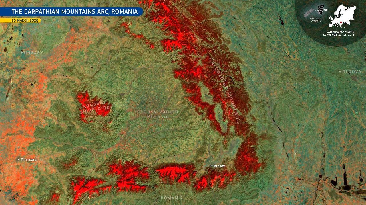 Cum arată zăpada pe munții României, văzută din spațiu. Fotografie spectaculoasă făcută de Copernicus
