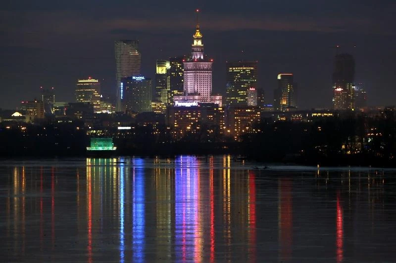 Warszawa nocą